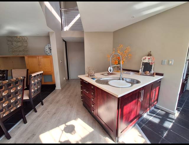 5 BEDROOM HOUSE TO LET IN UMHLANGA CENTRAL